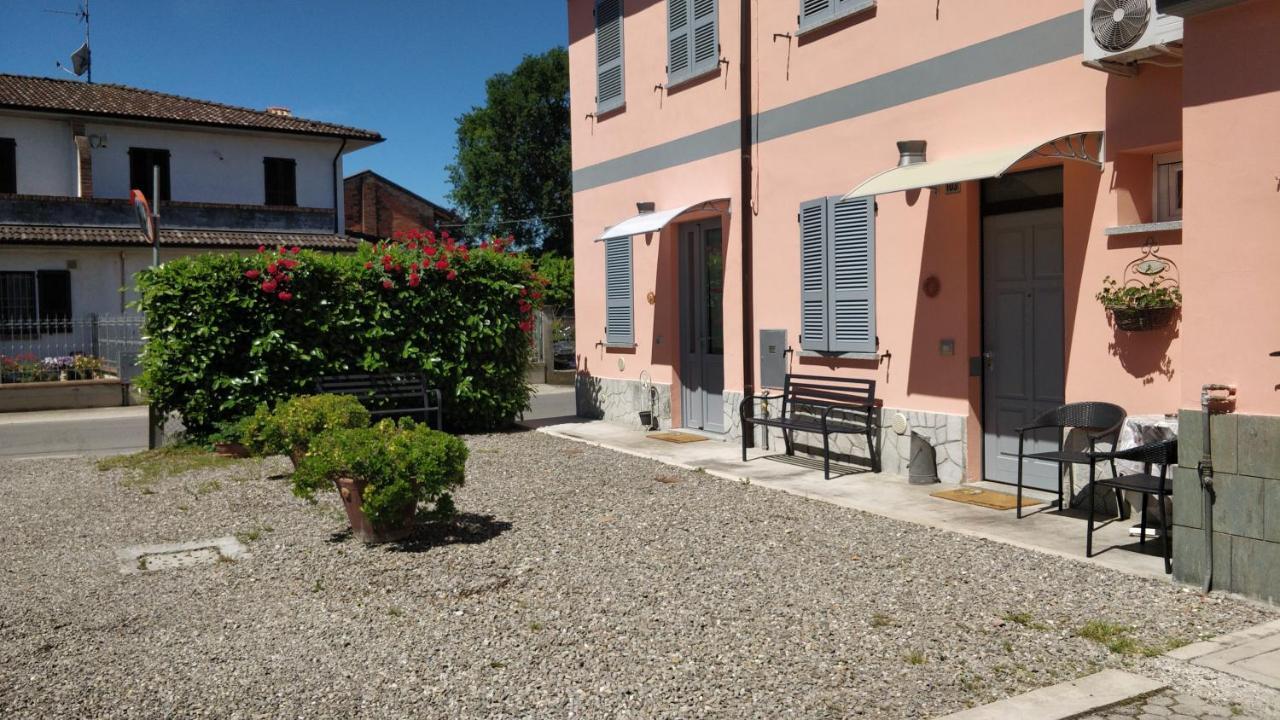 Marinella Guest House Cornale Exteriér fotografie